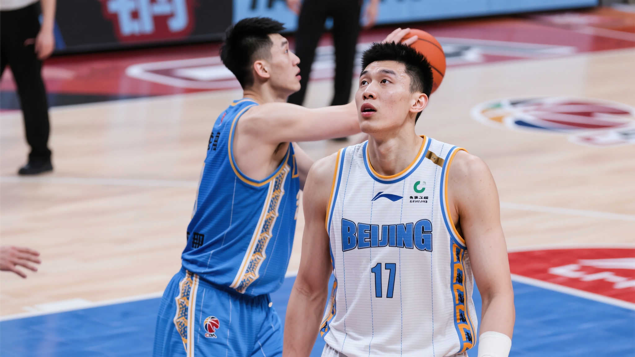 万与侯永永