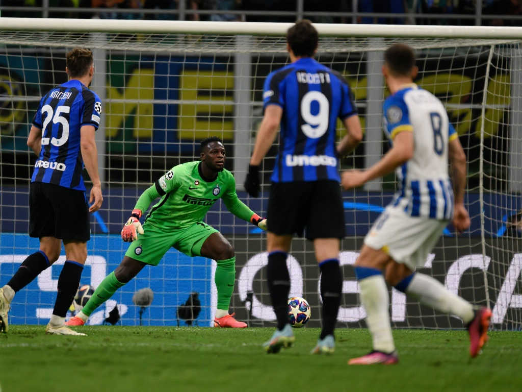 的教練團隊 的教練團隊